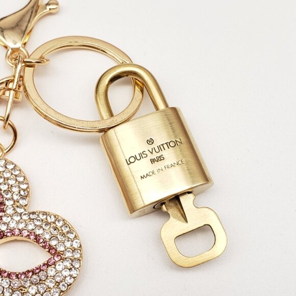 Authentic Louis Vuitton Lock & Key with Unbranded Pink Floral Clover Keychain - Picture 3 of 7